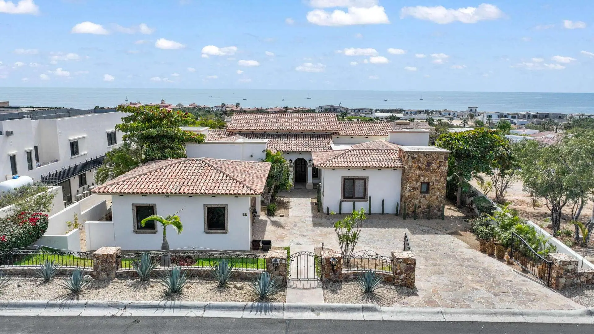 Dream Properties in Chileno Bay