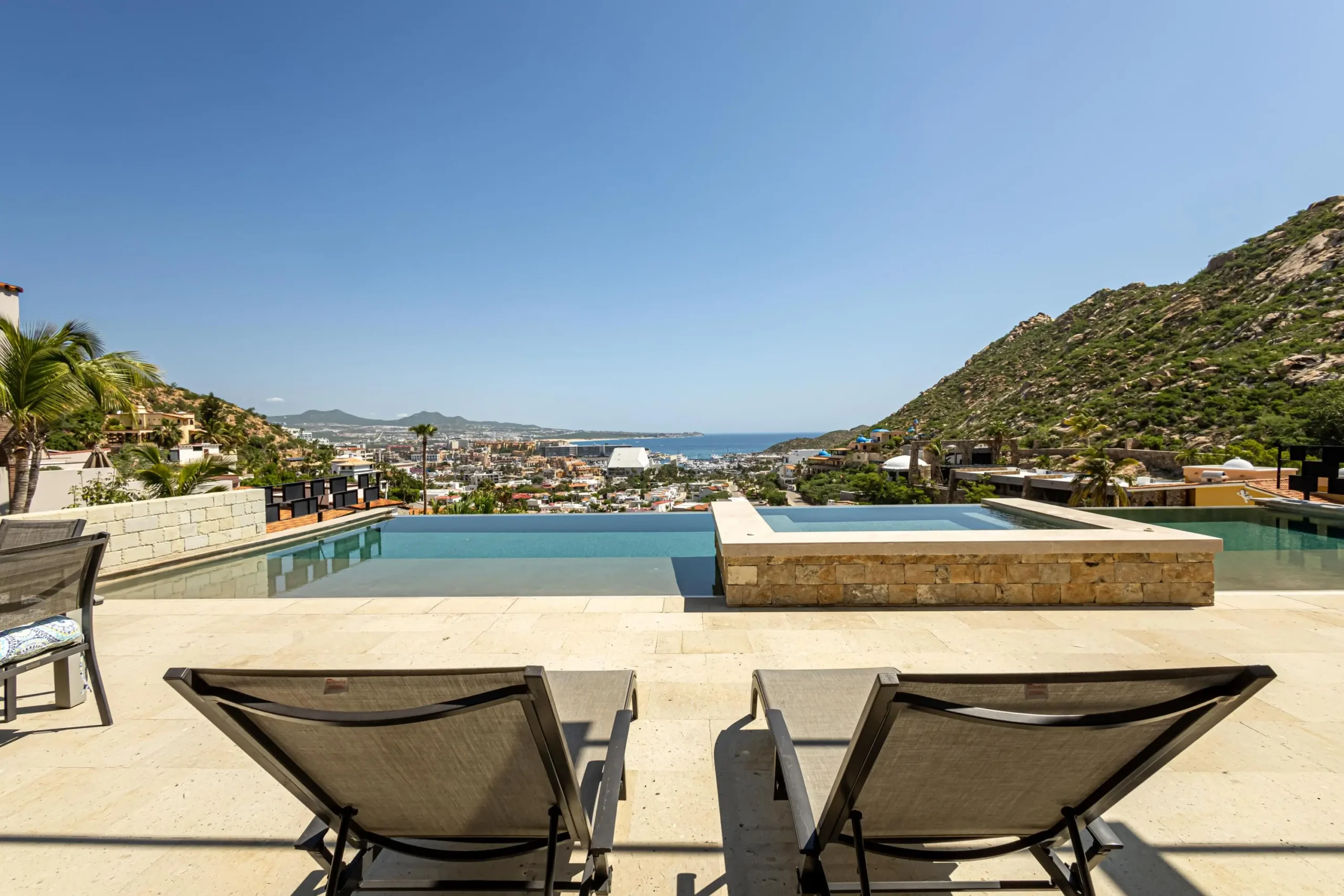 Estate Compounds in Chileno Bay