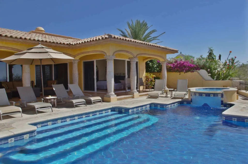 Estate Compounds in Chileno Bay